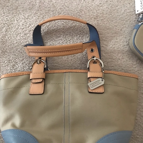 NWOT Coach bag with matching glasses case - Picture 2 of 5